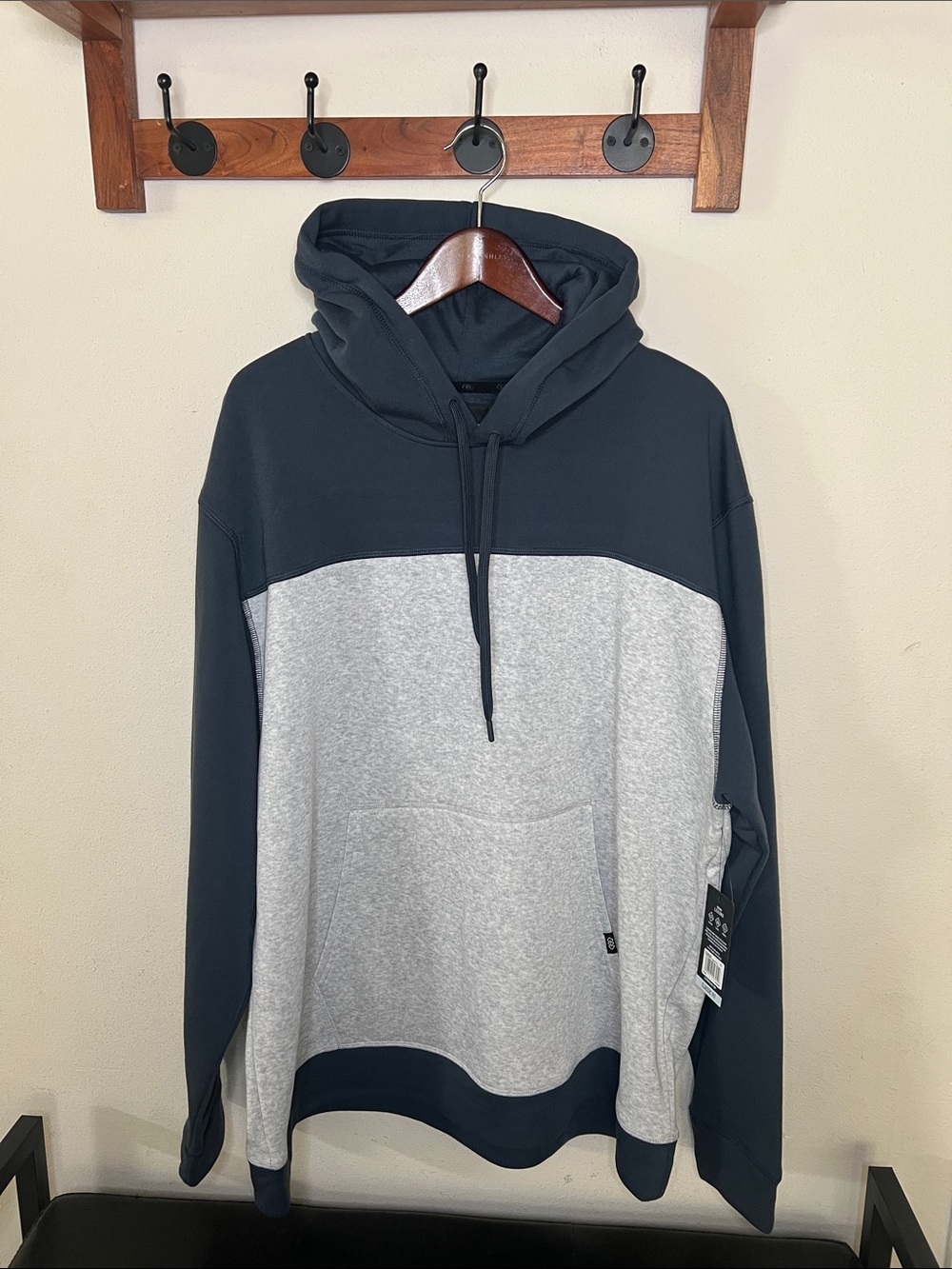 Legend Hoodie Men's Size 2XL Gray Blue Pullover Athletic